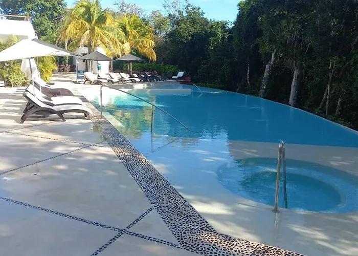 Tropical Escape *