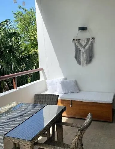 Tropical Escape *